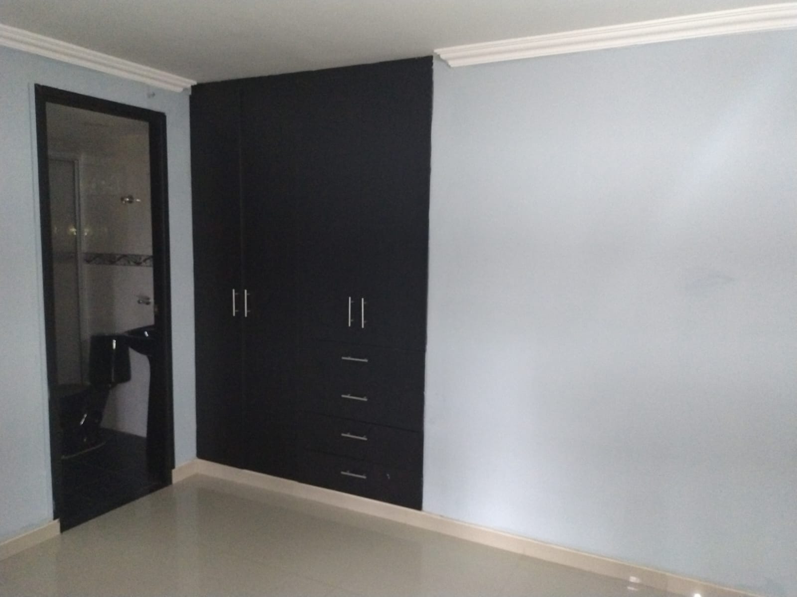ARRIENDO APARTAMENTO DE TRES HABITACIONES